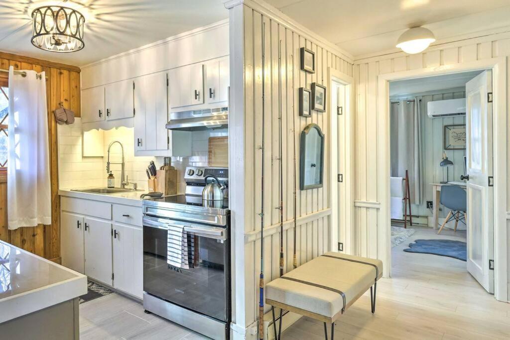 Stylish And Cozy Cabin, Walking Distance To Big Bass Lake Gouldsboro Luaran gambar