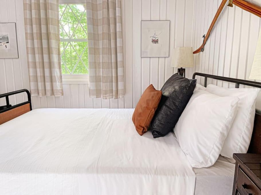 Stylish And Cozy Cabin, Walking Distance To Big Bass Lake Gouldsboro Luaran gambar