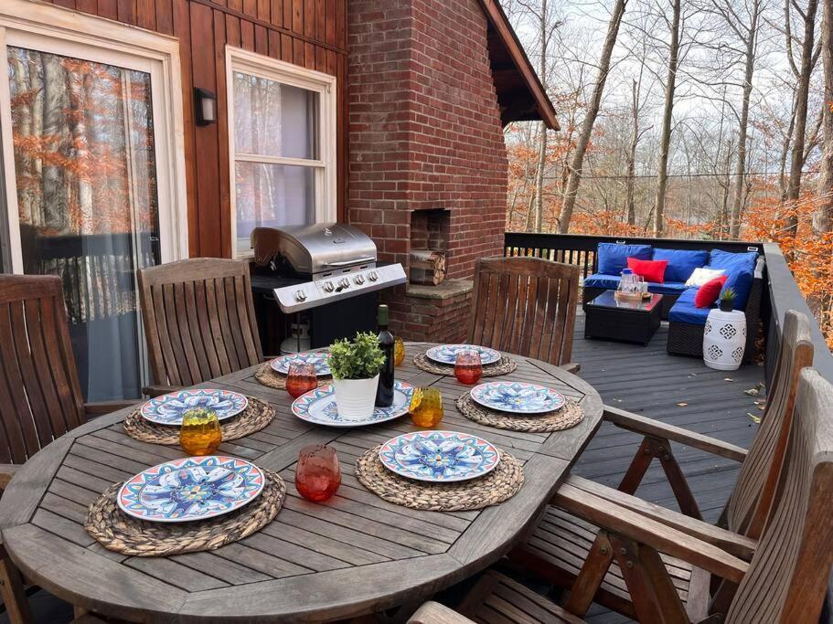 Stylish And Cozy Cabin, Walking Distance To Big Bass Lake Gouldsboro Luaran gambar