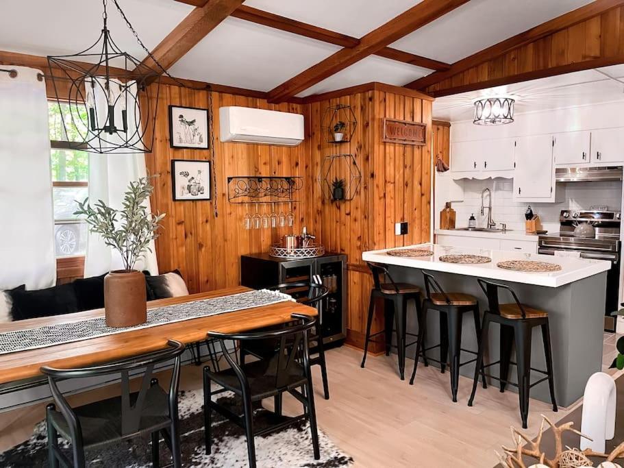 Stylish And Cozy Cabin, Walking Distance To Big Bass Lake Gouldsboro Luaran gambar