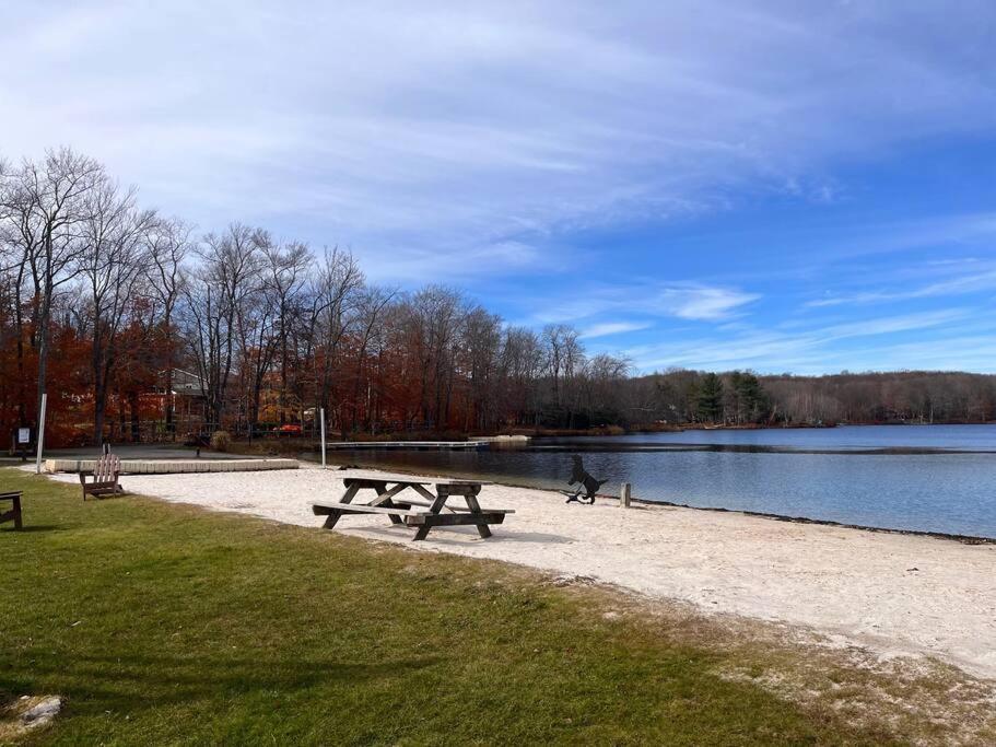 Stylish And Cozy Cabin, Walking Distance To Big Bass Lake Gouldsboro Luaran gambar