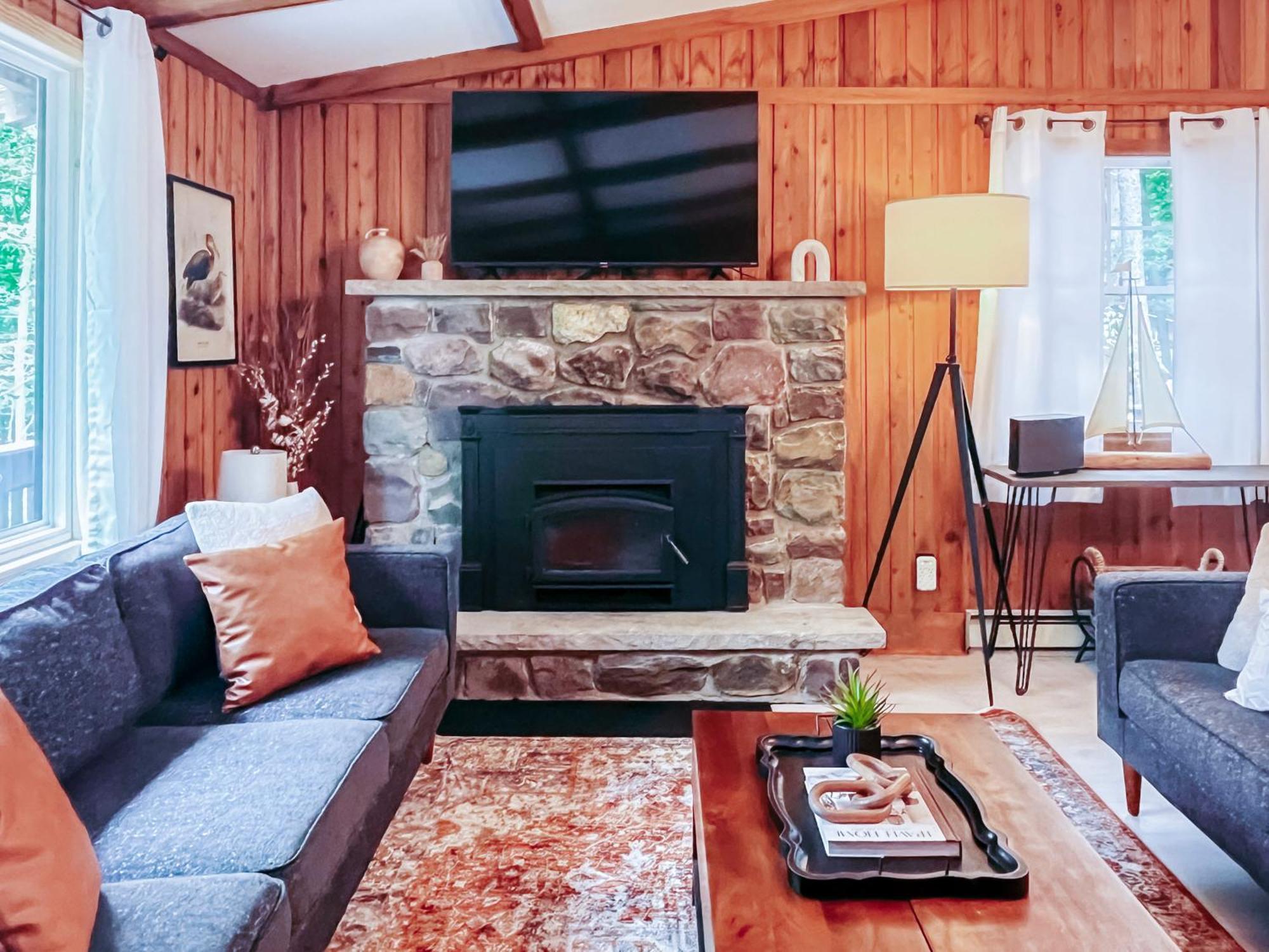 Stylish And Cozy Cabin, Walking Distance To Big Bass Lake Gouldsboro Luaran gambar